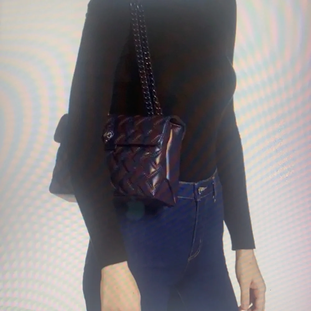 - KURT GEIGER LONDON KENSINGTON DRENCH LEATHER SHOULDER BAG - Picture 3 of 10